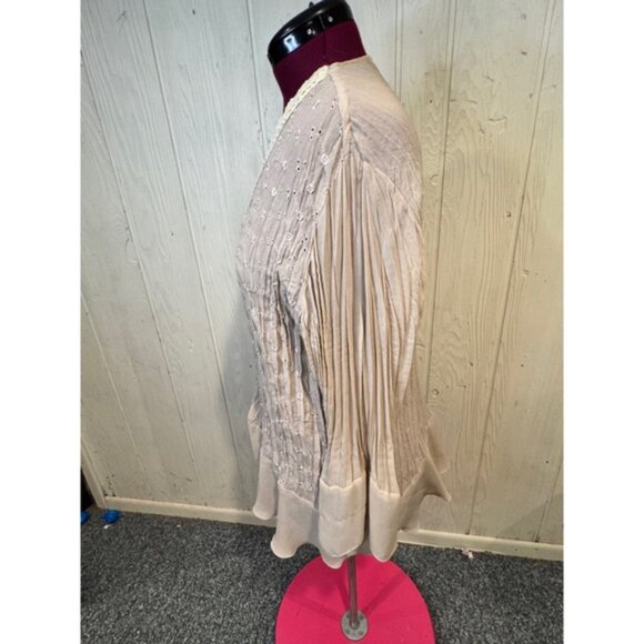 Allison Taylor Eyelet Champaign beige Blouse, with crochet Size 2X - Picture 8 of 14
